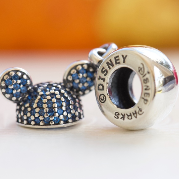 Pandora Disney Parks 60th Anniversary Mickey - Picture 3 of 3